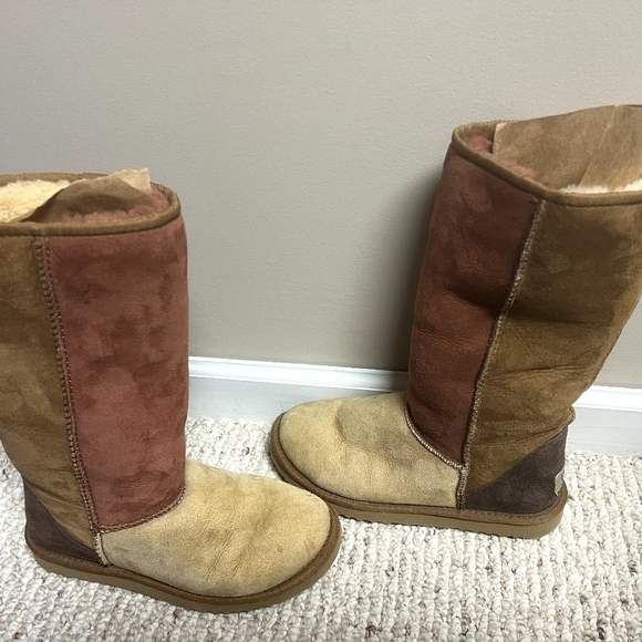 UGG Tan and Cream Women's Boots - Picture 6 of 9
